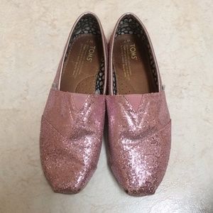 Sparkly pink toms