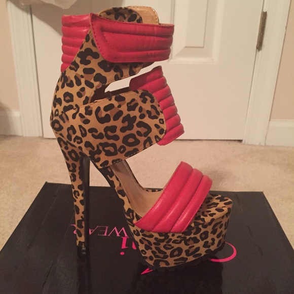 Shoe - Picture 1 of 1