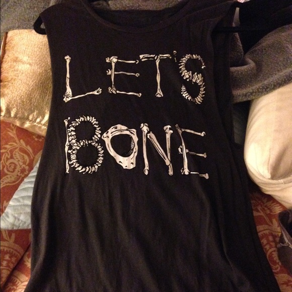 Let's bone muscle tee