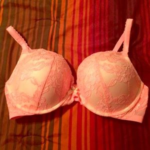 NWOT-Body by Victoria lace push-up bra 38D