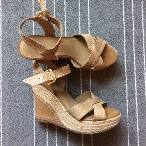 BCBG wedge sandals Size 7.5. Worn 2 or 3 times.