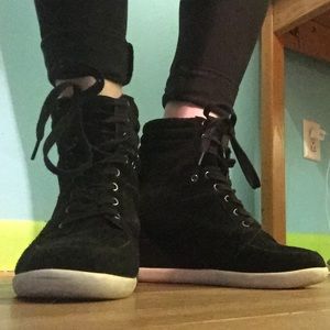 Sneaker wedges