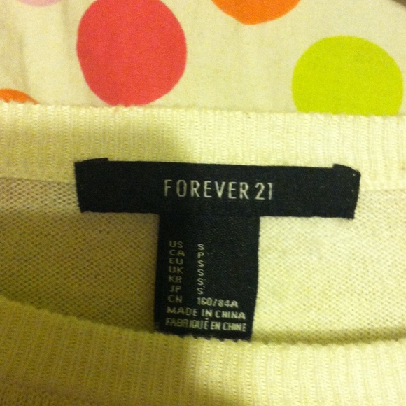 Mustache sleeved crop top - Picture 2 of 2