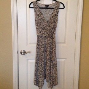 Bcbg stretch material blue, beige dress