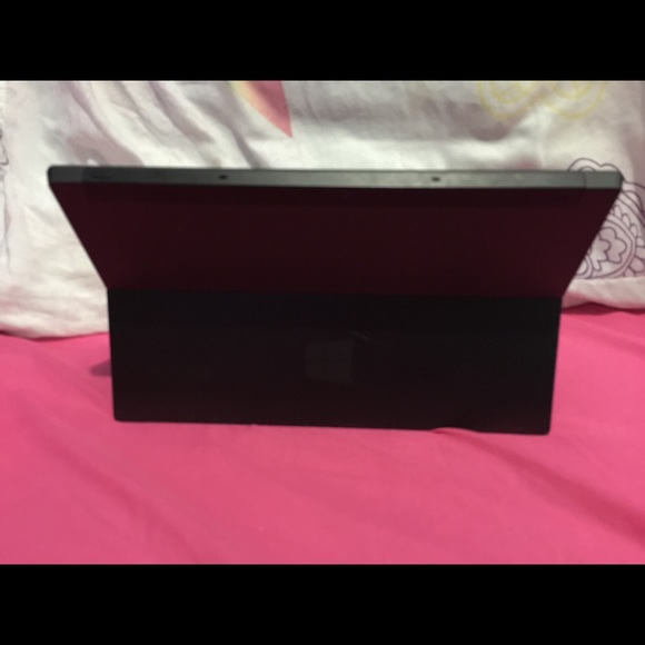 Microsoft Surface - Picture 2 of 4