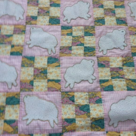 Handmade quilt - Picture 2 of 3