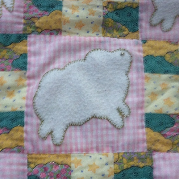 Handmade quilt - Picture 3 of 3
