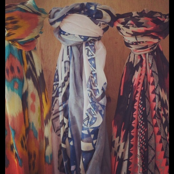 Scarves Sale😍 3❌ $25