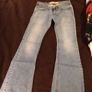 Hollister Cali flare lighter wash jean