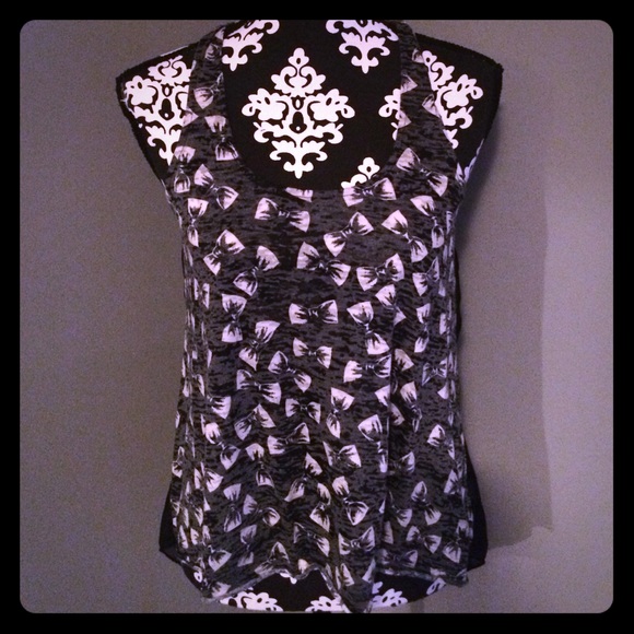 🎀 Bows 🎀 High Low Tank Top
