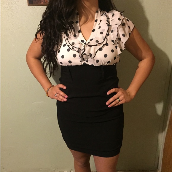 black and white polka dot ruffled dress - Picture 2 of 3