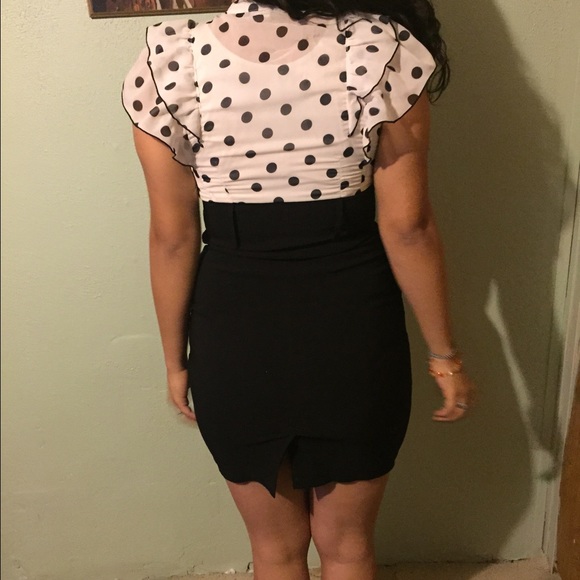 black and white polka dot ruffled dress - Picture 3 of 3
