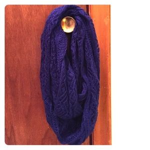 Blue infinity scarf!