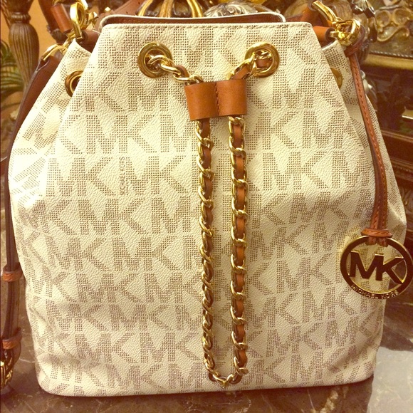 Michael Kors Frankie Large Drawstring Bag NWT