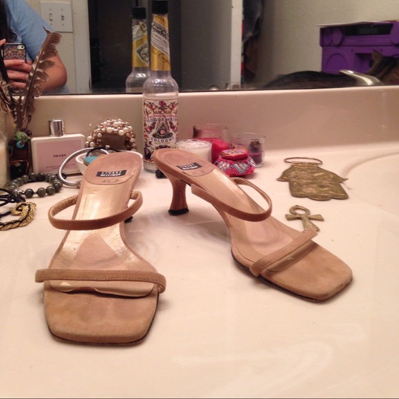 Vintage Stuart Weitzman tan pumps