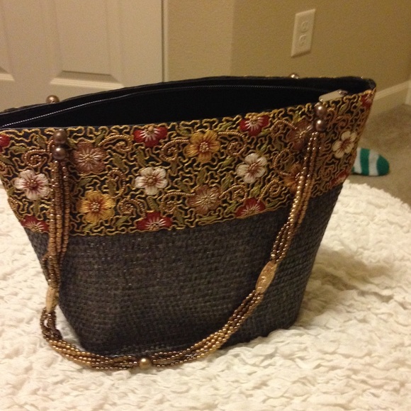 Handbags - Beaded Wicker Bag