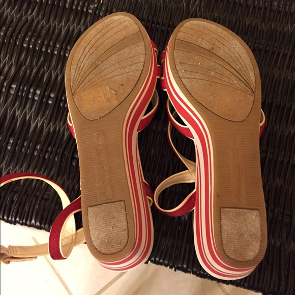 Sold - Picture 3 of 4