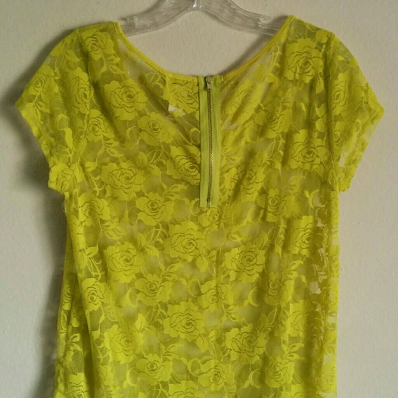= Eyeshadow Vintage Inspired Lace Scoop Neck Top - Picture 3 of 3