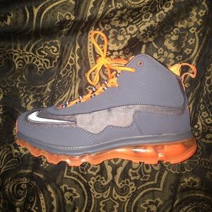 Nike Gray Orange Griffey Shoe