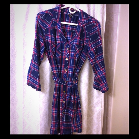 Guess dress  shirt like new