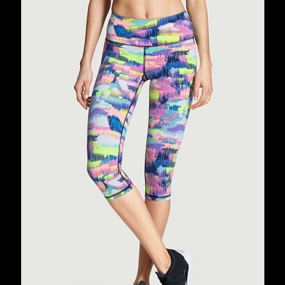 👖Victorias Secret crop (like new)