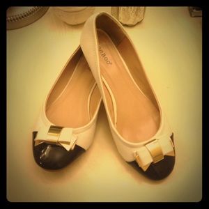 Cap-Toe Bow Flats
