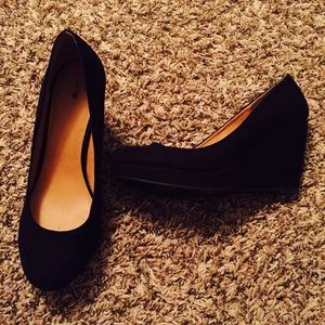 Black suede apt.9 wedges size 10!'