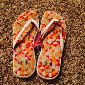 Women's under urmor flip flops size 9