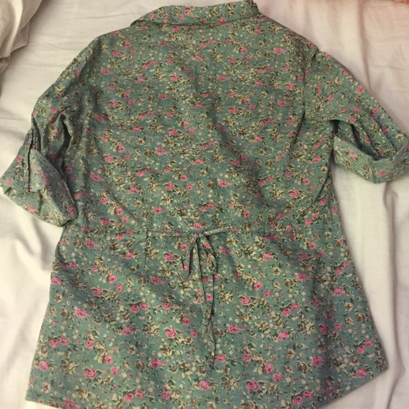 Button up shirt - Picture 4 of 4