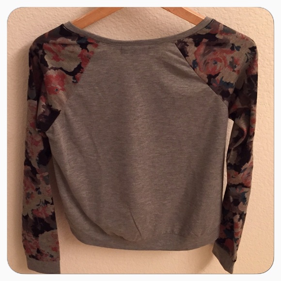 Floral Pullover - Picture 3 of 3