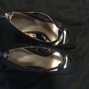 Black crisscross heels!