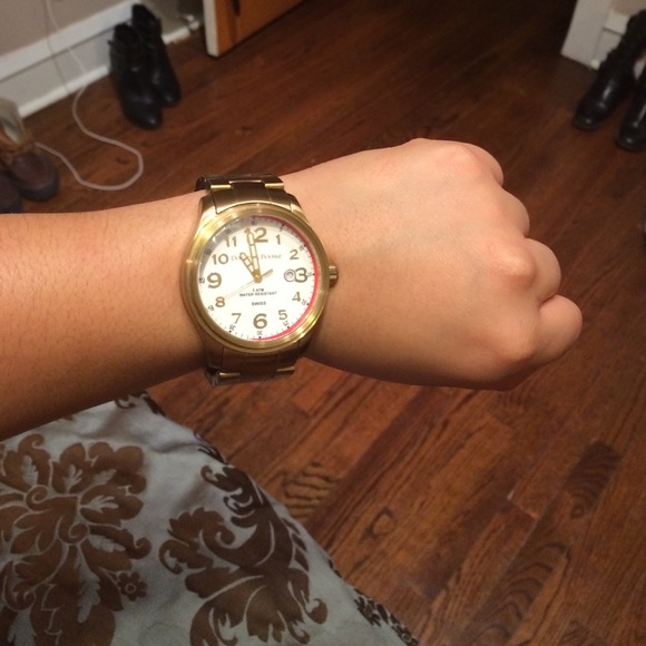 Dooney & Bourke gold watch - Picture 2 of 7