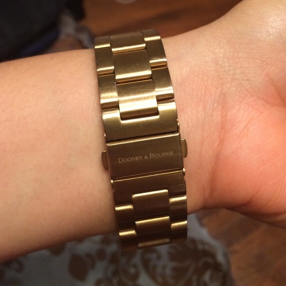 Dooney & Bourke gold watch - Picture 3 of 7