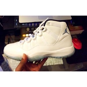 Air Jordan 11 Columbia