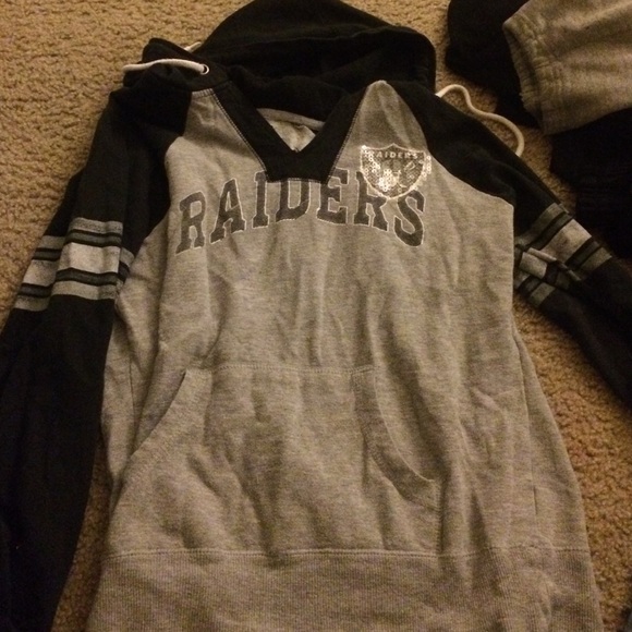 Raiders V-NECK SWEATER