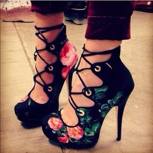 Vivienne Westwood Scarlet Anglomania Pump