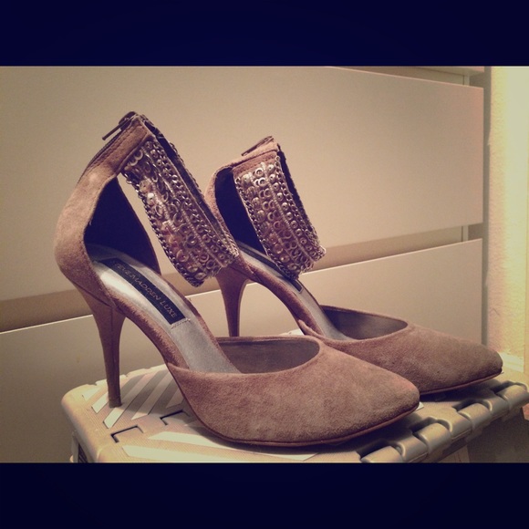 Suede Steve Madden Luxe Heels!