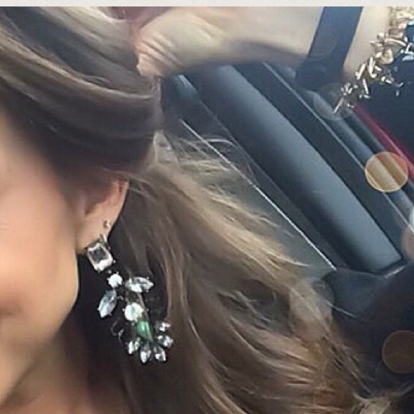 emerald crystal cluster statement earrings - Picture 4 of 4