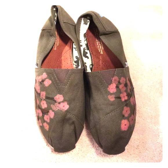 Painted Toms