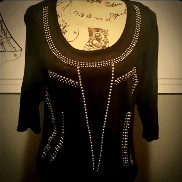 ⚡️⚡️Flash Sale-Gorgeous Studded 3/4 sleeve Top⚡️ - Picture 2 of 4