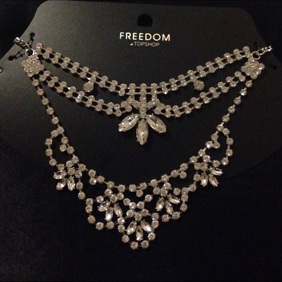 ⬇️Price⬇️TopShop Diamond Wedding necklace