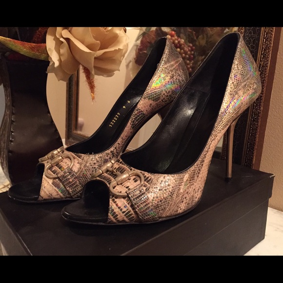 **SOLD**Gucci by Tom Ford Pumps Special Edition