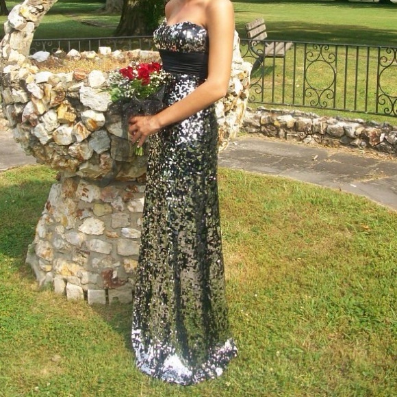 Prom dress/ formal gown