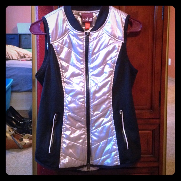 NWOT Zella silver running/winter vest