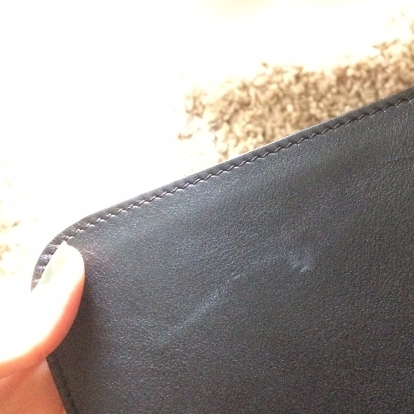 Selling Celine Large Trapeze!! Very low price! - Picture 2 of 4