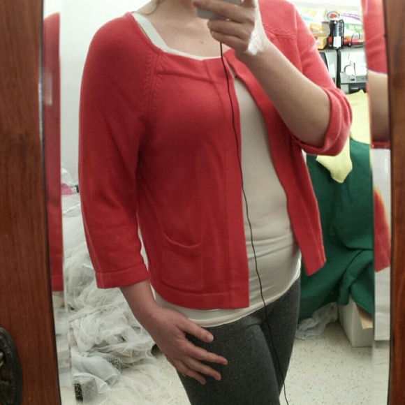🌺5/$15🌺Vice Versa! Deep Coral/Melon cardigan