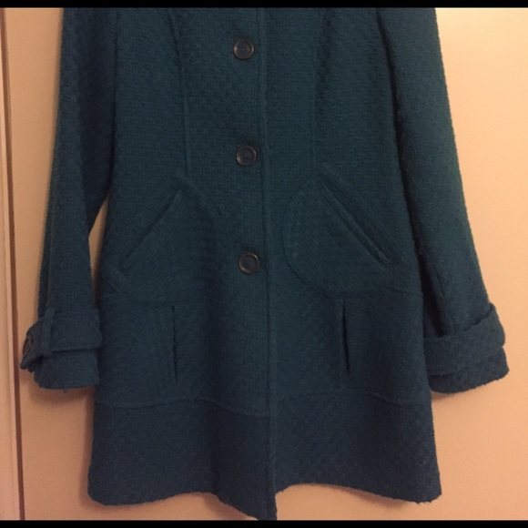 Coat - Picture 4 of 4