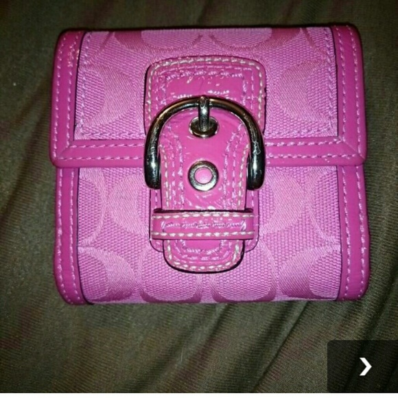 Pink coach wallet!
