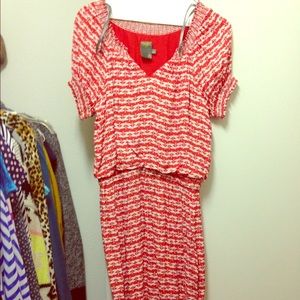 Cute dragonfly patterned dress! Never worn
