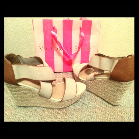 Open toe wedge